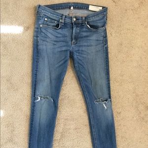 Lightly Used Rag & Bone Skinny Ripped Stonewash 31